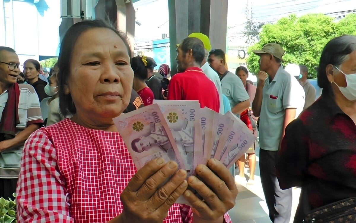 Thailands bargeldverteilungsprogramm auf dem pruefstand politische bedenken vor kommenden wahlen