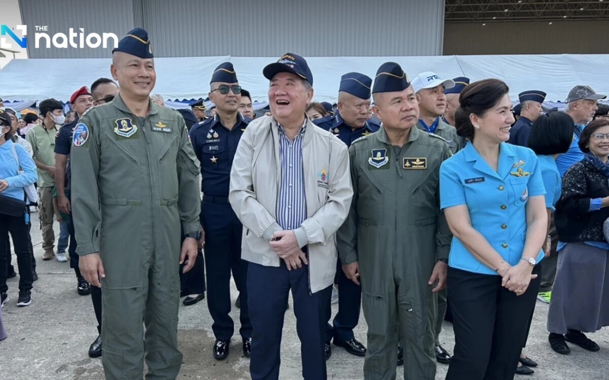 Thailands verteidigungsminister phumtham gibt gruenes licht fuer neue gripen kampfjets