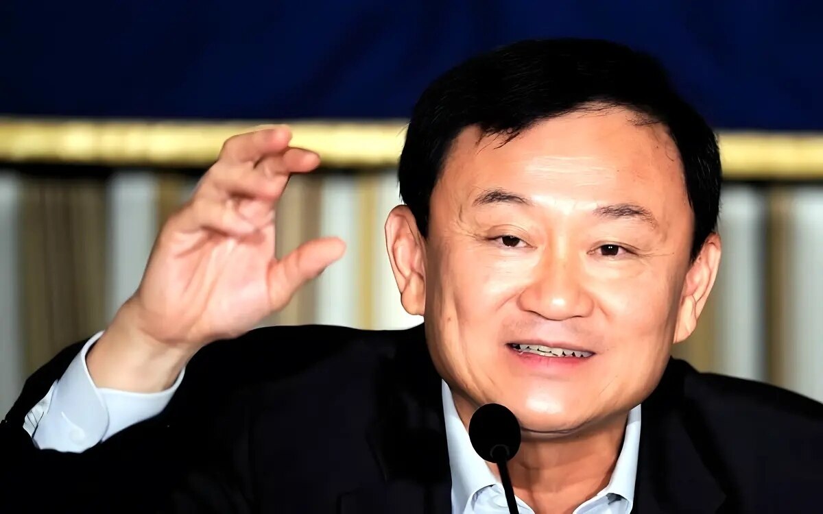 Thaksin besucht eine der verlorenen Provinzen der Pheu Thai-Partei und verspricht konkrete Arbeit für die Öffentlichkeit