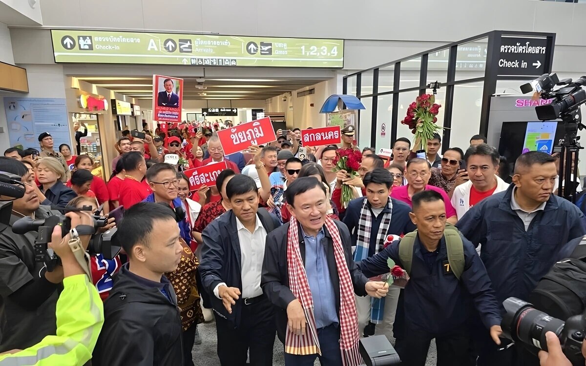 Thaksins beeindruckende Rückkehr nach Udon Thani: Ein neuer Anfang für die Pheu-Thai-Partei