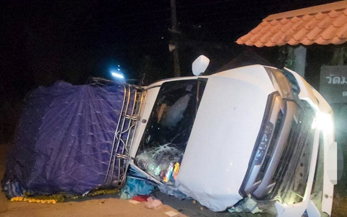 Toedlicher zusammenstoss in loei kuchenverkaeufer kommt von fahrbahn ab und kollidiert mit