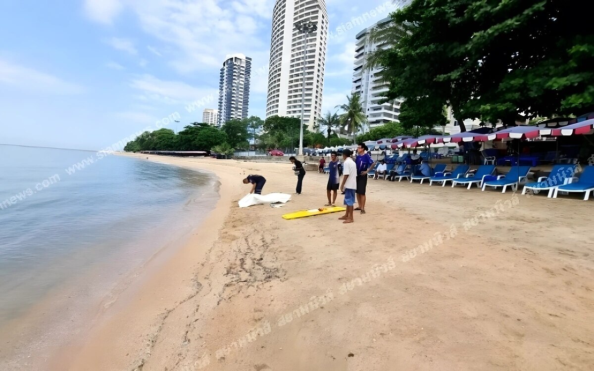 Touristen haben angst unheimliche entdeckung leichnam eines gutaussehenden mannes im meer gefunden