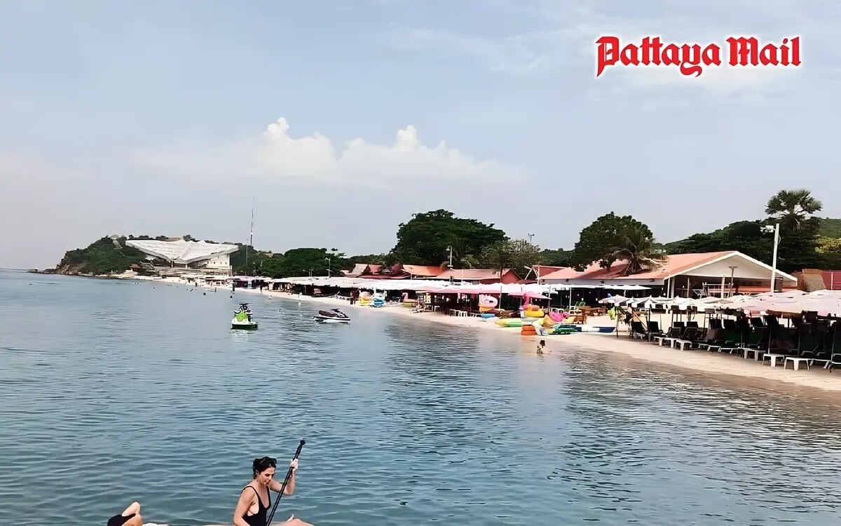 Touristen stroemen trotz stromausfall weiterhin auf die insel koh larn