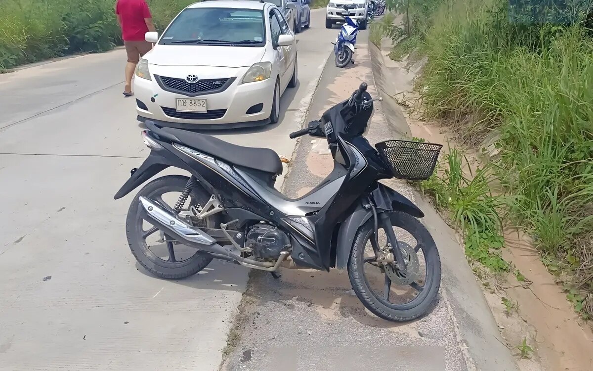 Tragischer motorrad pickup zusammenstoss in pattaya 2 kinder 3 12 verlieren ihr leben 3 weitere