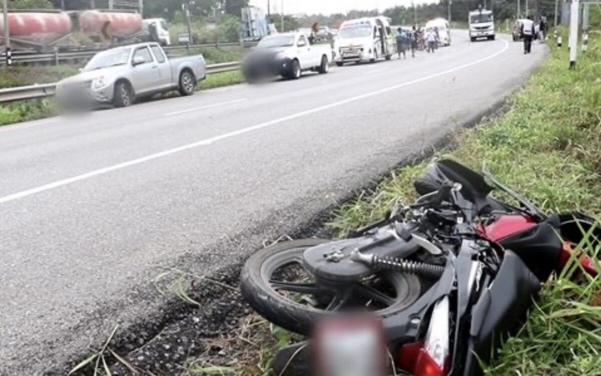 Tragischer motorradunfall in chumphon junge verkaeuferin verliert ihr leben auf weg zum neujahrsfest