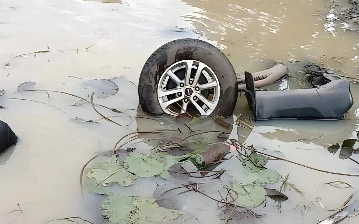 Tragischer unfall in udon thani gesundheitsmitarbeiter stirbt nach pickup truck absturz