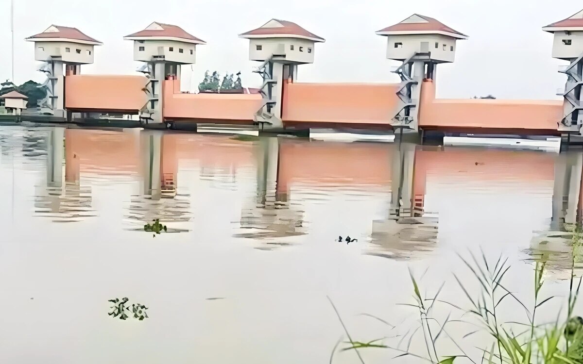 Tragischer vorfall 63 jaehrige frau ertrinkt beim garnelentauchen im bang pakong fluss