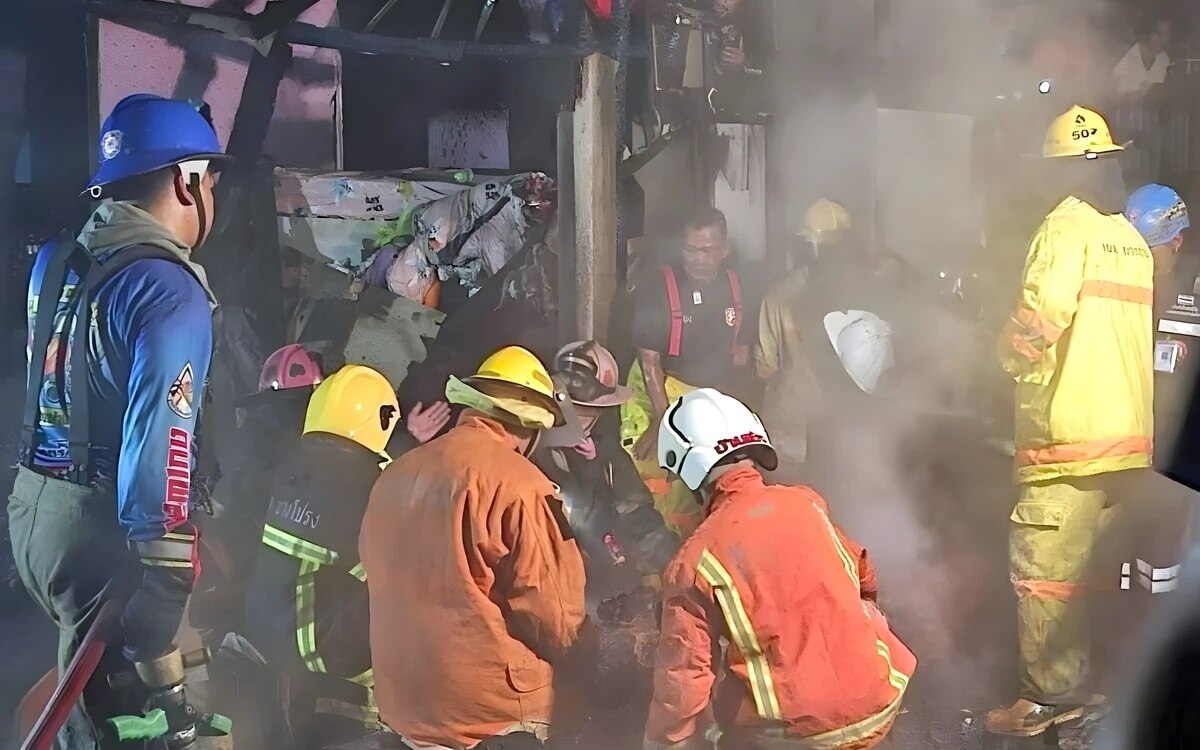 Tragisches feuer in samut prakan grossmutter und enkelin verlieren ihr leben