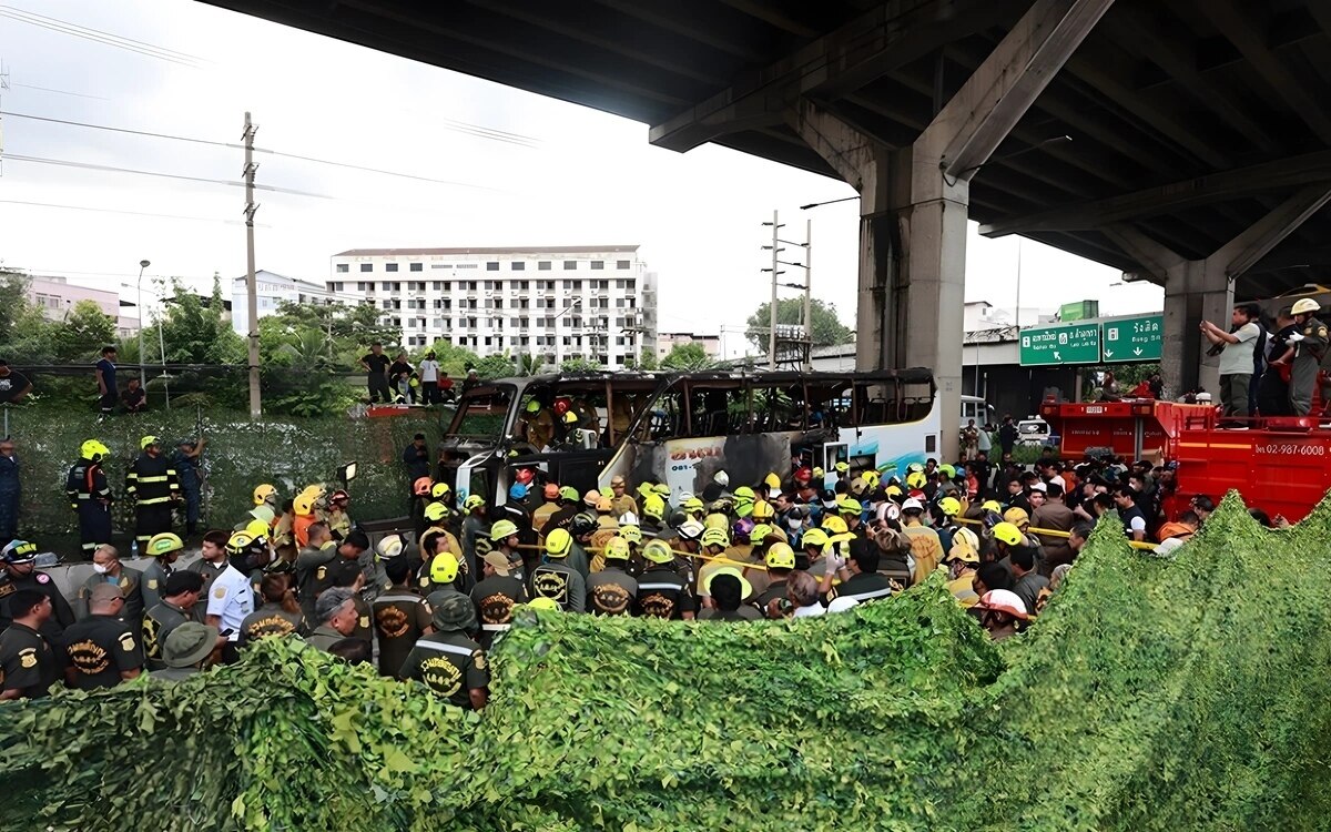 Tragisches Verkehrsunfall-Rätsel: Thailand trauert um junge Leben und kämpft um Veränderungen