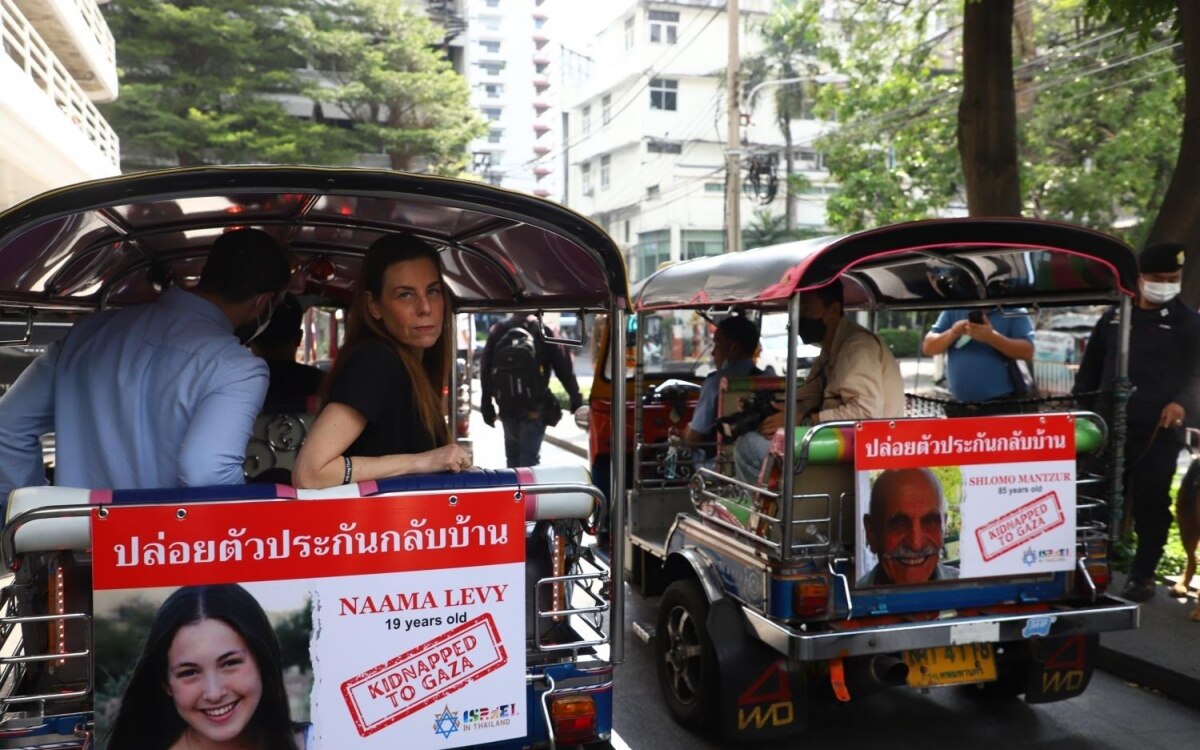 Tuk tuk kampagne draengt auf freilassung aller geiseln in gaza