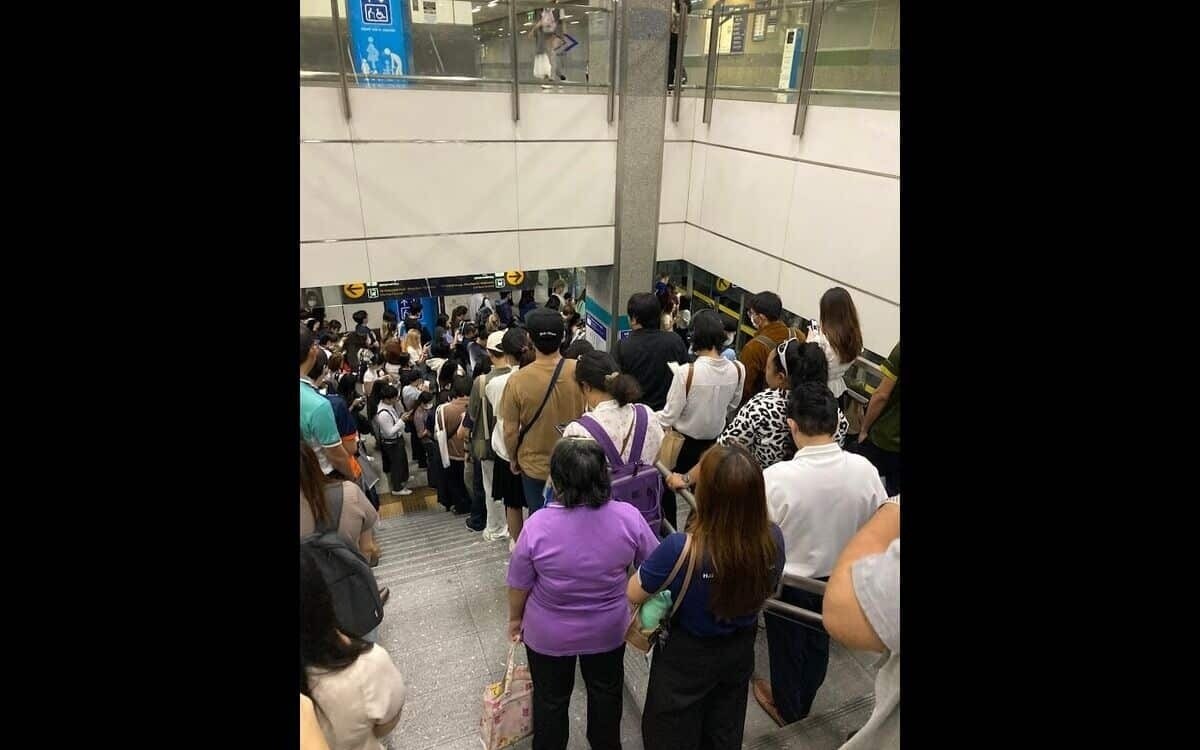 U bahn panne in bangkok pendler sitzen waehrend der stosszeit stundenlang fest