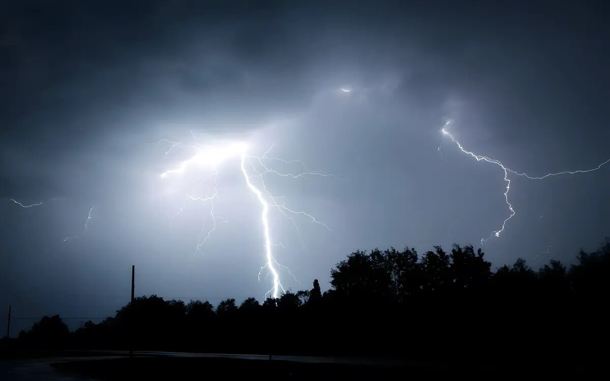 Unwetterwarnung ueberschwemmungsgefahr in 43 provinzen