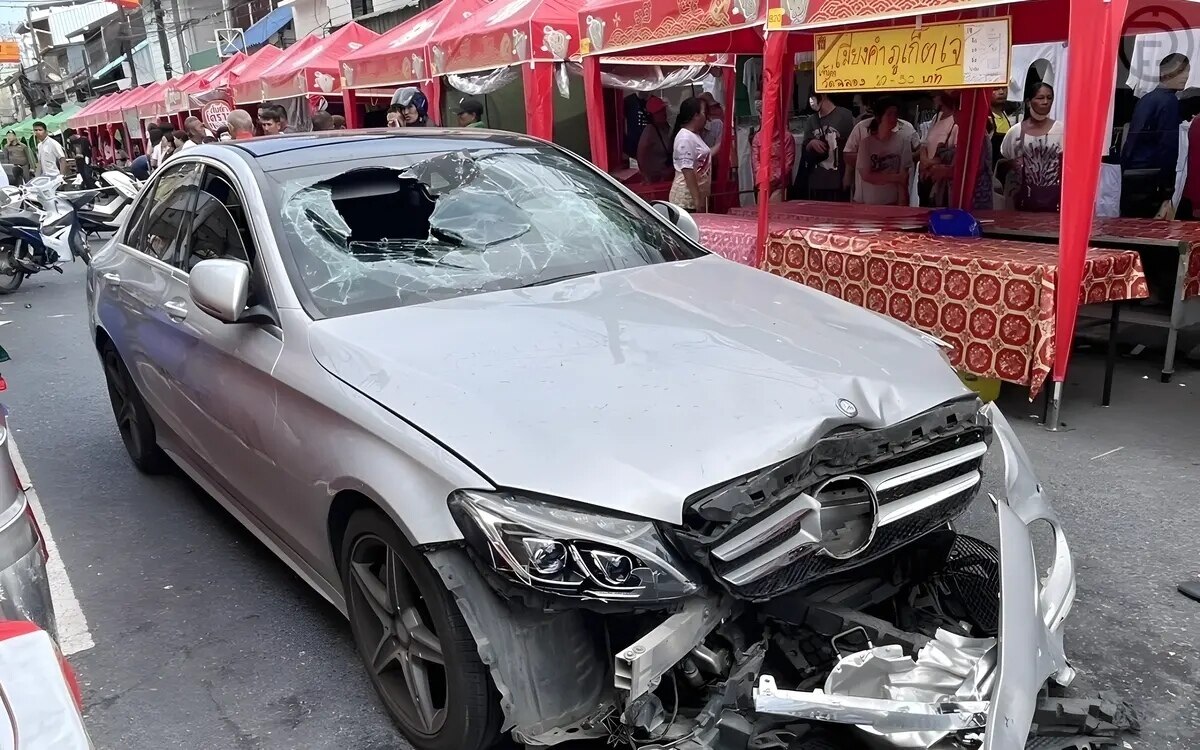 Update mercedes fahrerin 62 angeklagt wegen toedlichen festival unfall in phuket