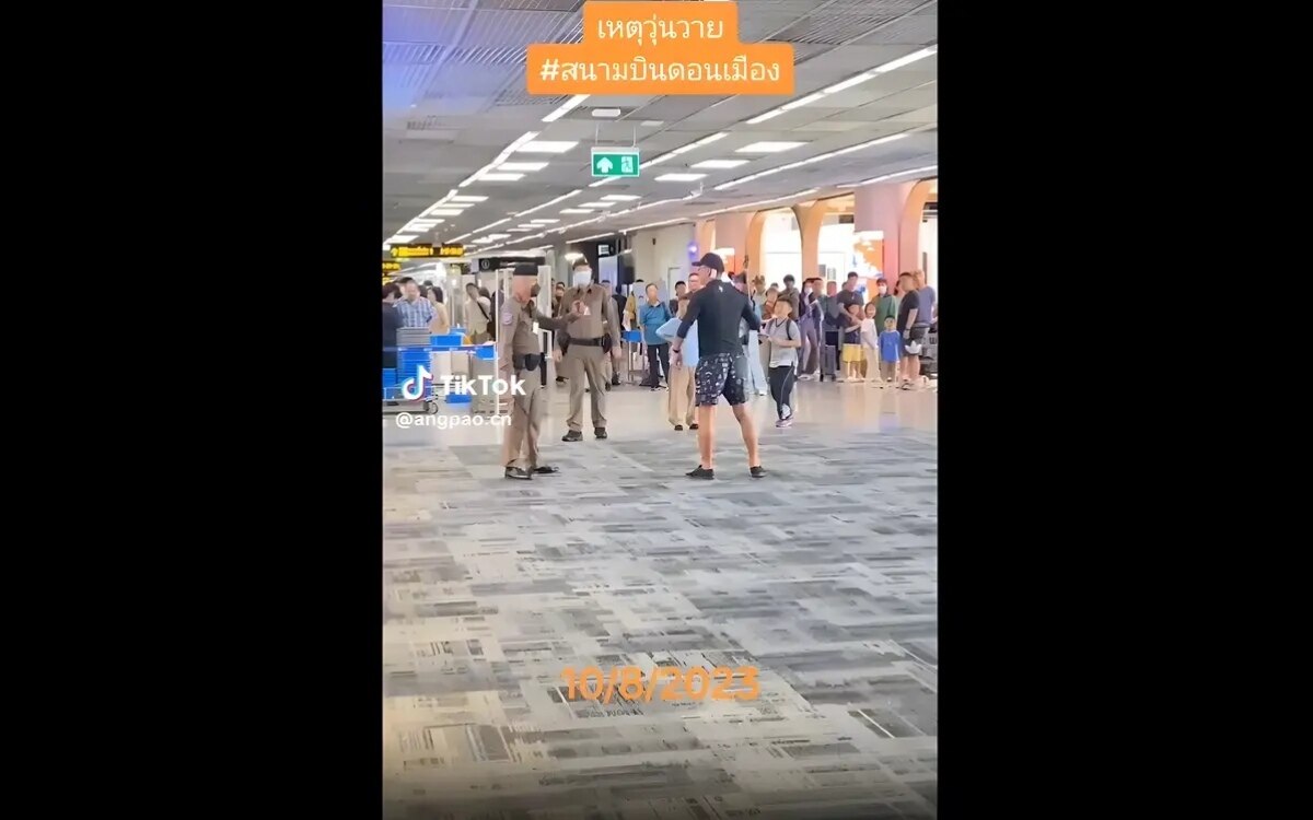 Update polizei erklaert den skateboard angriff auf beamte am flughafen don mueang in bangkok