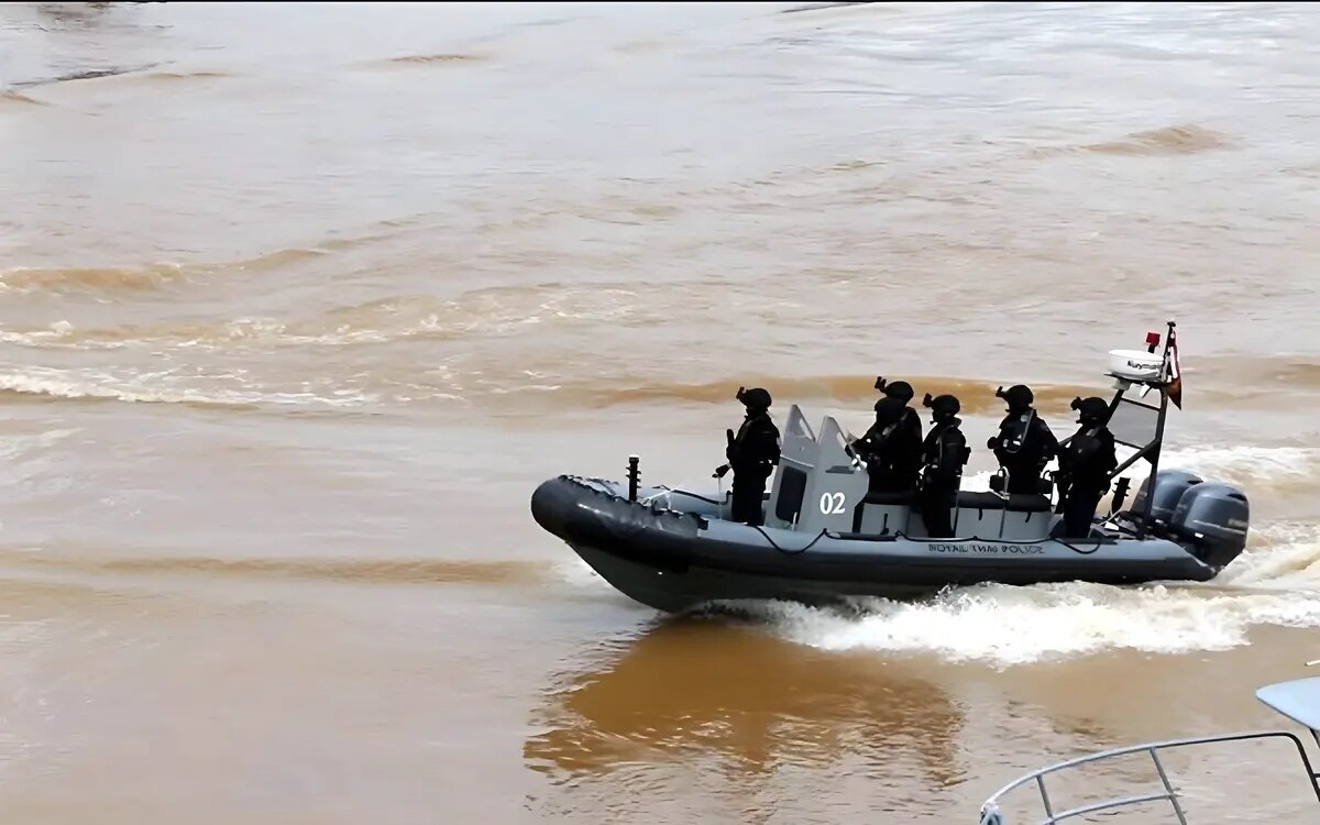 Us uebergibt 12 patrouillenboote an thailaendische marinepolizei