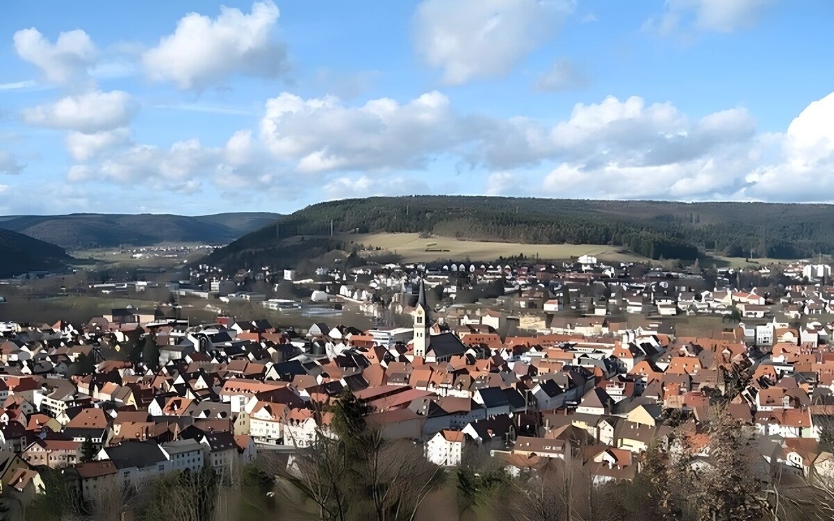 Von Thailand nach Tuttlingen - Eine bewegte Lebensgeschichte trotz tragischem Verlust