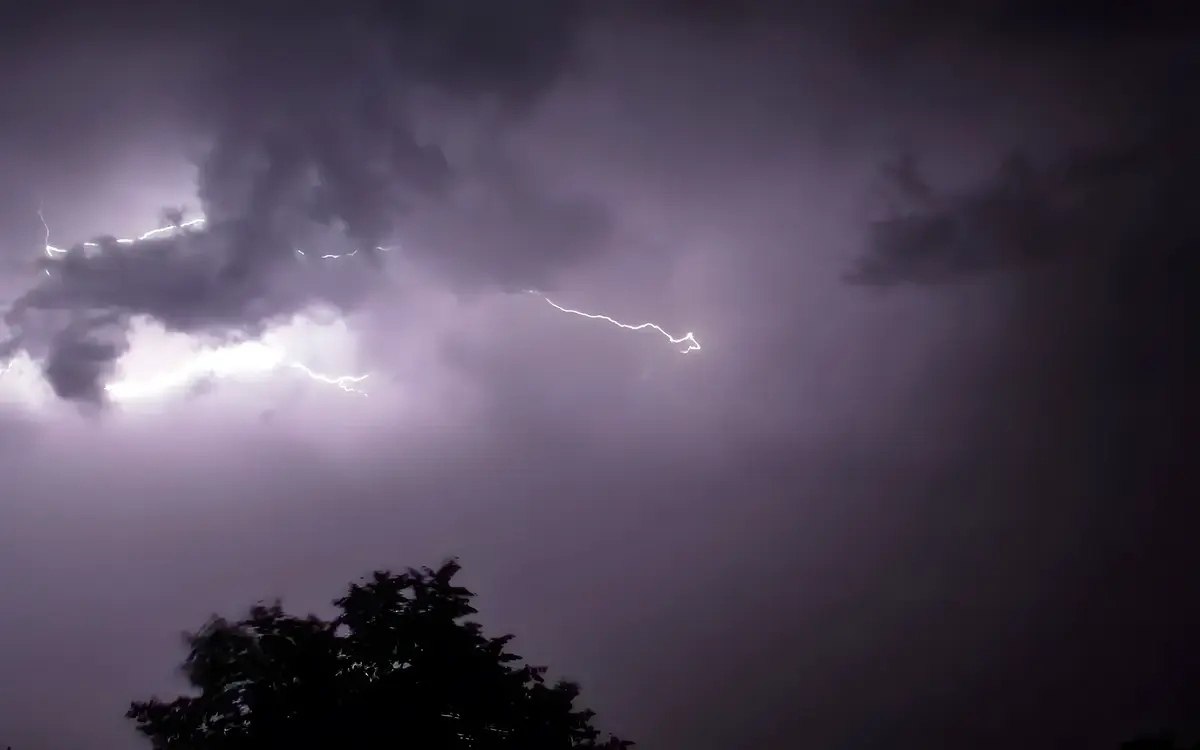 Wetteramt gibt Unwetterwarnung für 27 Provinzen aus