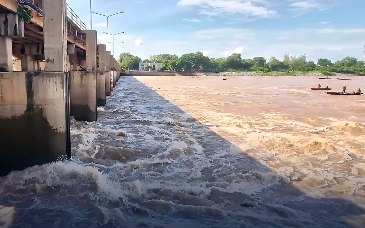 Wichtige hochwasserwarnung fuer bangkok und 10 provinzen bewohner sollen vorsicht walten lassen