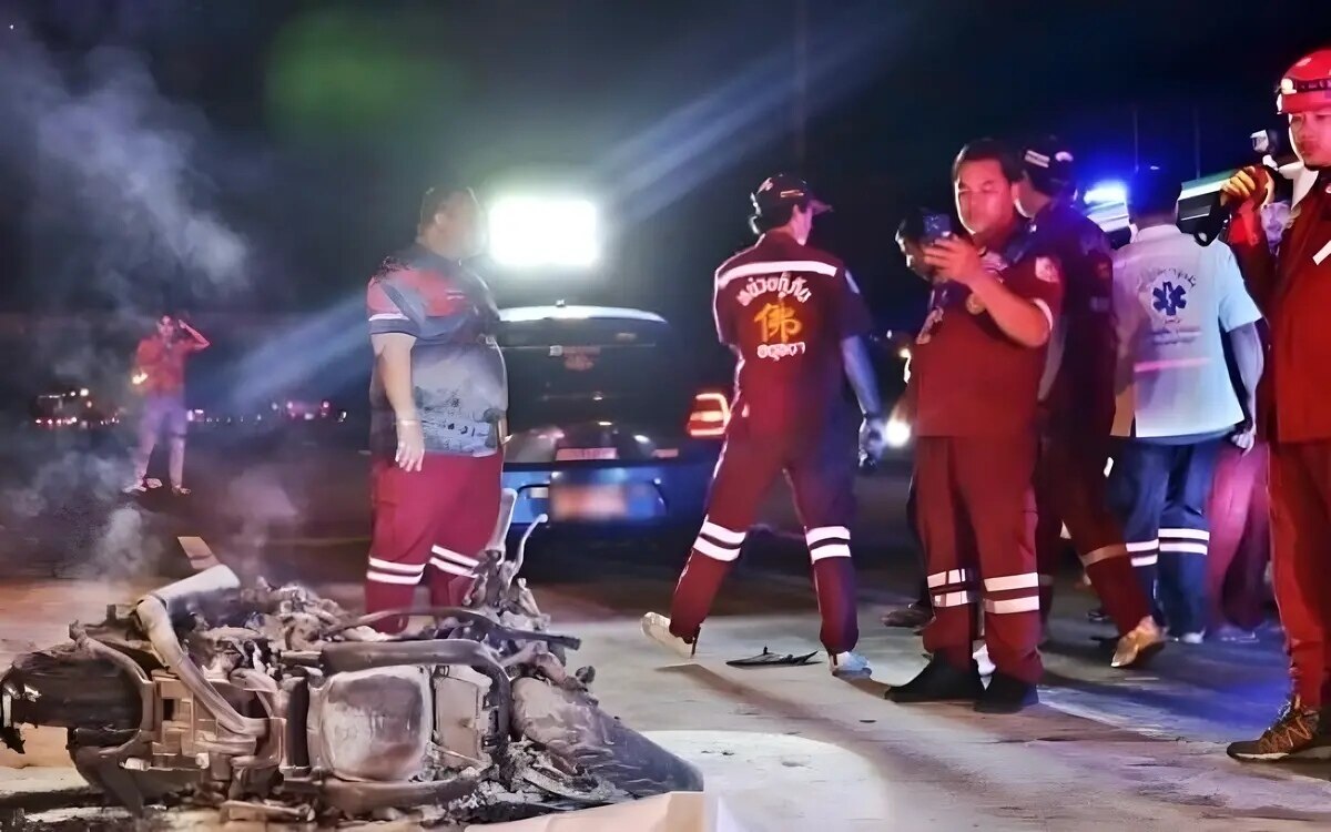 Zwei tote bei schrecklichem unfall auf der asia highway nr 32 motorraeder und pickup beteiligt