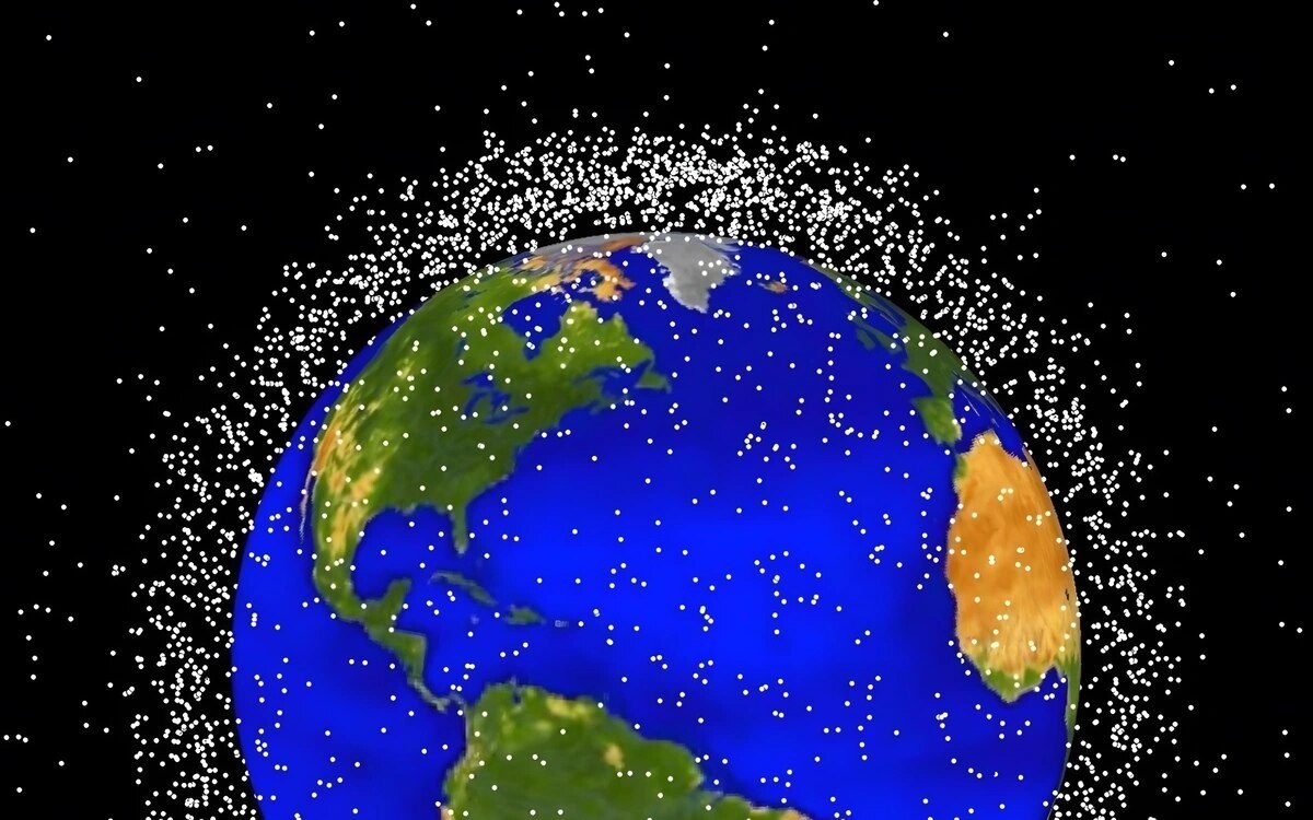 Berlin gefahr durch weltraumschrott eu plant gezielten satellitenabsturz