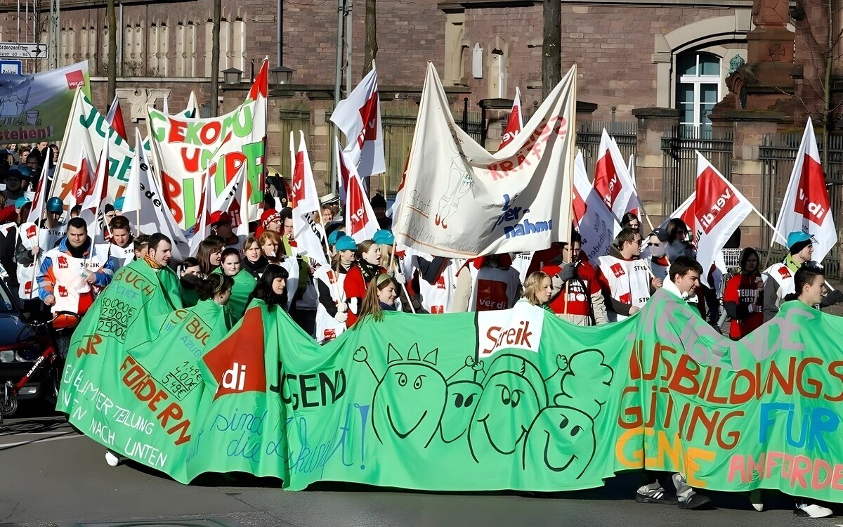 Berlin: Kita-Streik - Verdi legt Berufung gegen Streikverbot ein