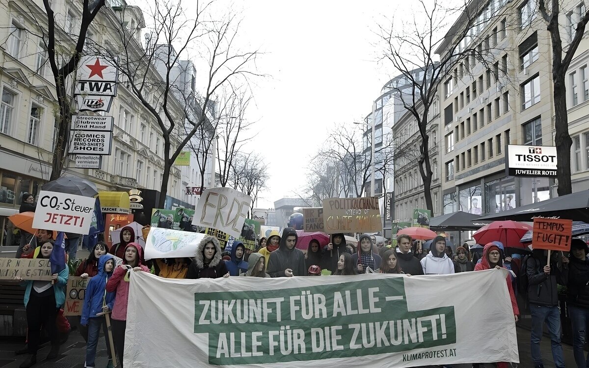 Berlin klimaktivist zu haftstrafe verurteilt