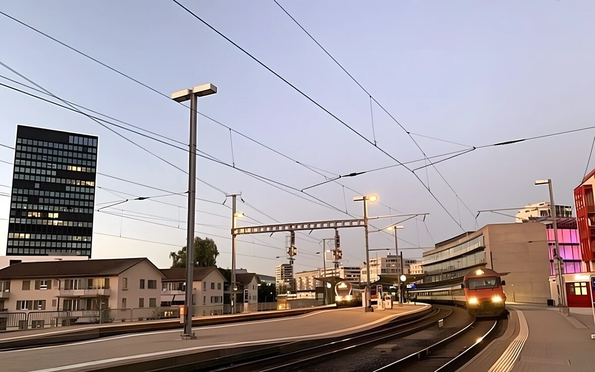 Berlin regionalzug prallt mit hoher geschwindigkeit gegen betonplatte im gleisbett bei celle