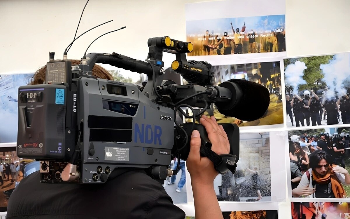 Berlin streik beim ndr mitarbeiter fordern hoehere gehaelter