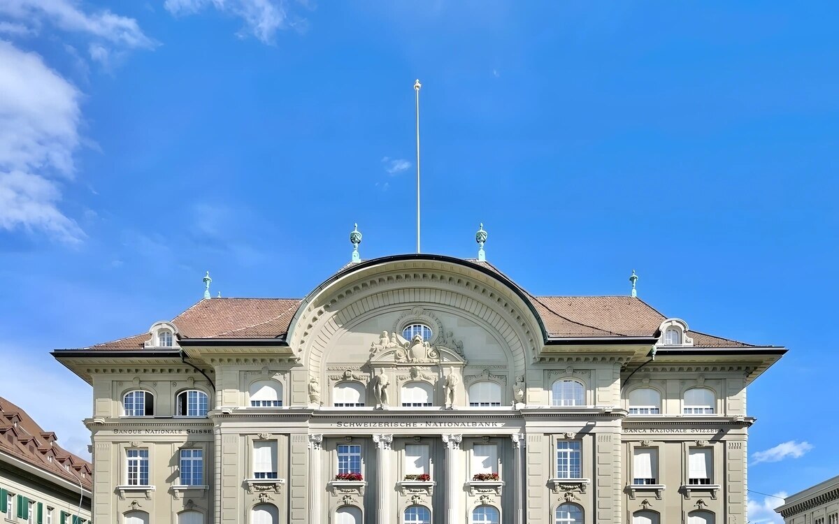 Bern schweizer nationalbank senkt leitzins im kampf gegen hohen franken