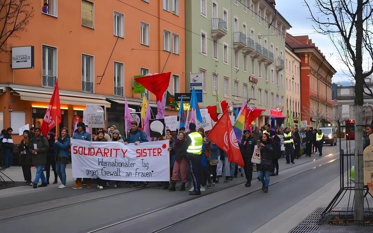 Erfurt massenschlaegerei polizei ermittelt nach heftiger auseinandersetzung