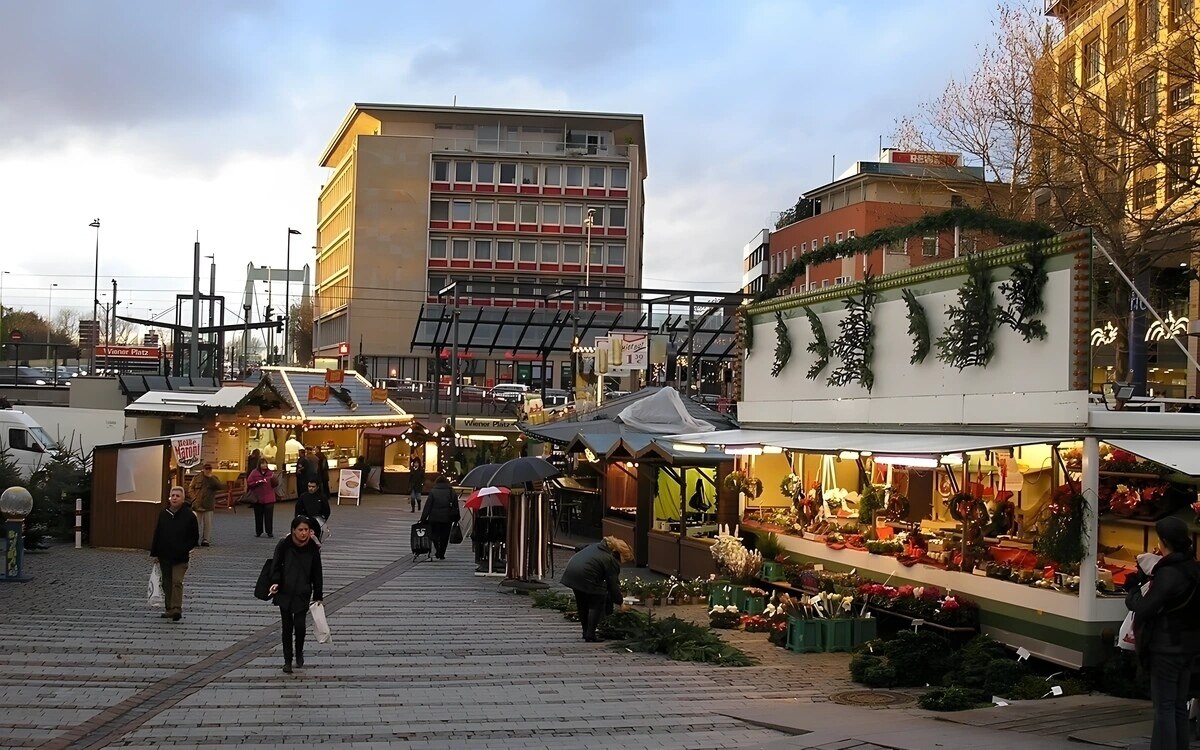 Koeln weihnachtsmarkt wegen herrenlosem koffer geraeumt