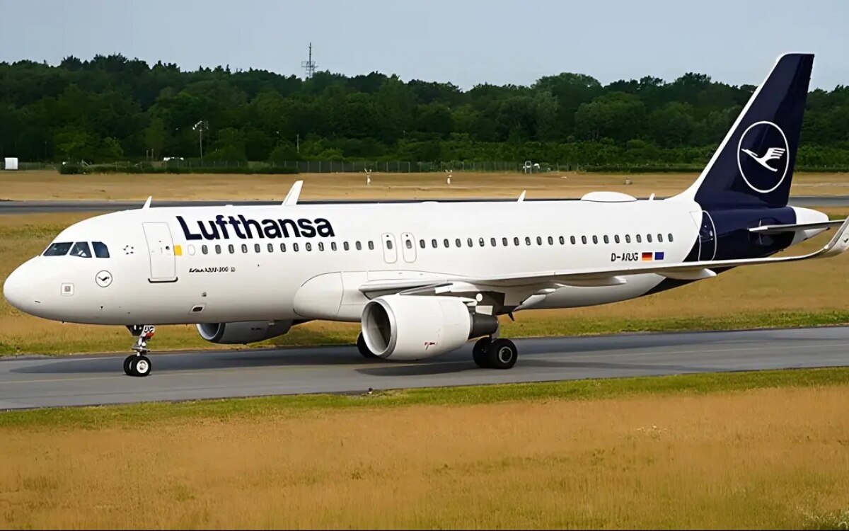 München: Lufthansa-A320 Landung am Münchner Flughafen - Bugfahrwerk um 90 Grad gerdreht, Landebahn blockiert