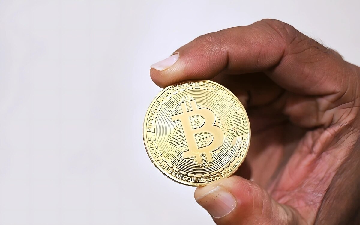 New york bitcoin erholt sich leicht auf 61 700 us dollar