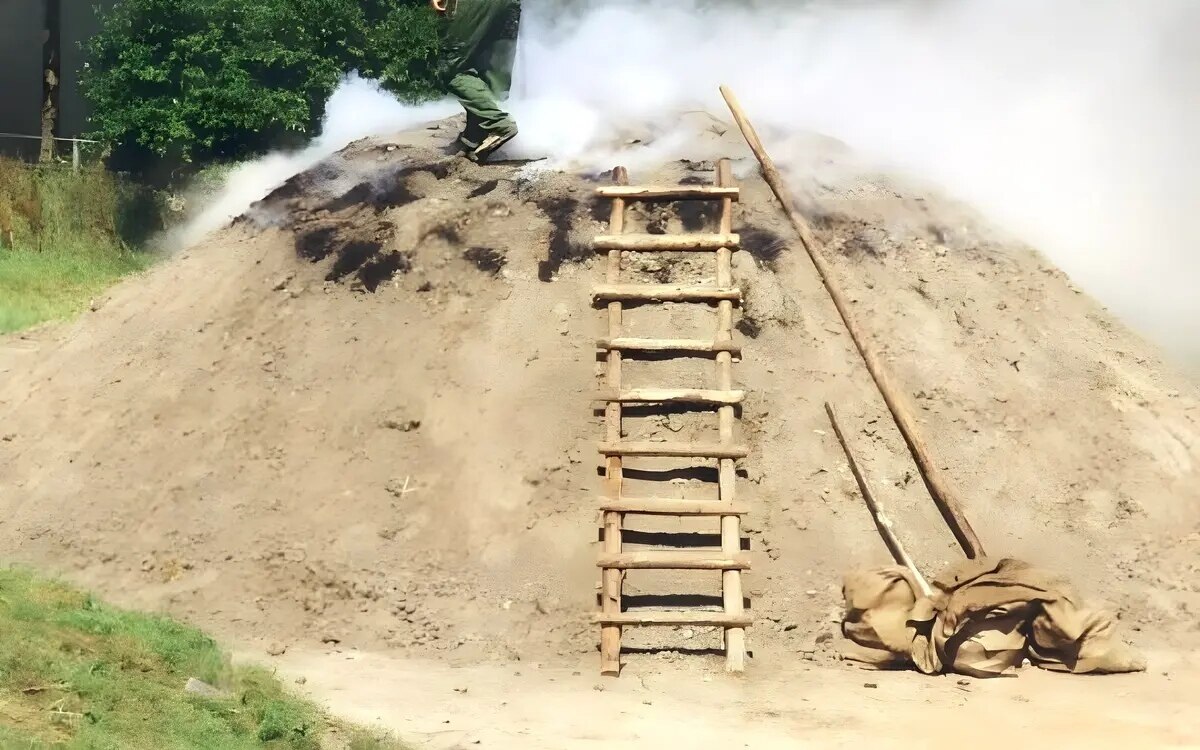 Schädliche Gase und Rauch bei der Holzkohleherstellung