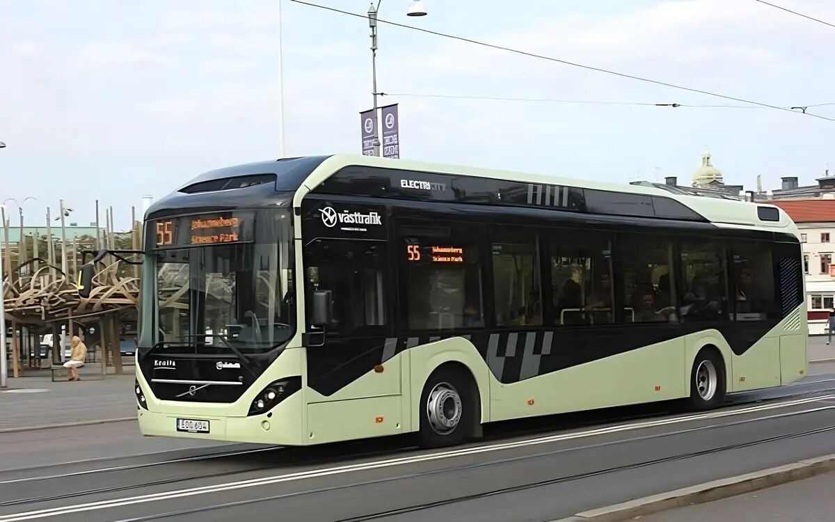 Unterallgaeu sechsstelliger schaden nach busbrand auf der a96