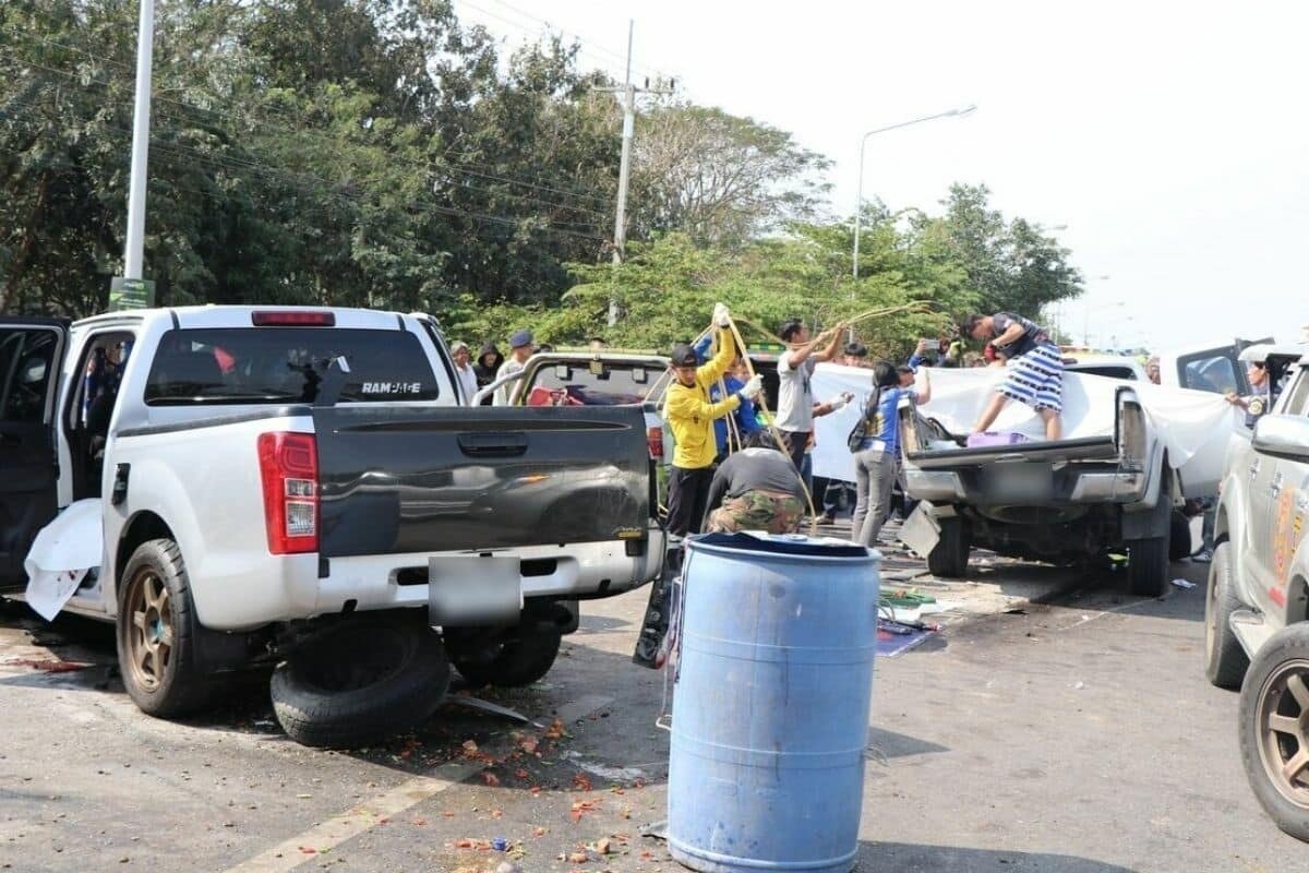 Verhängnisvoller Verkehrsunfall in Ang Thong: 7 Todesopfer und ein Schwerverletzter