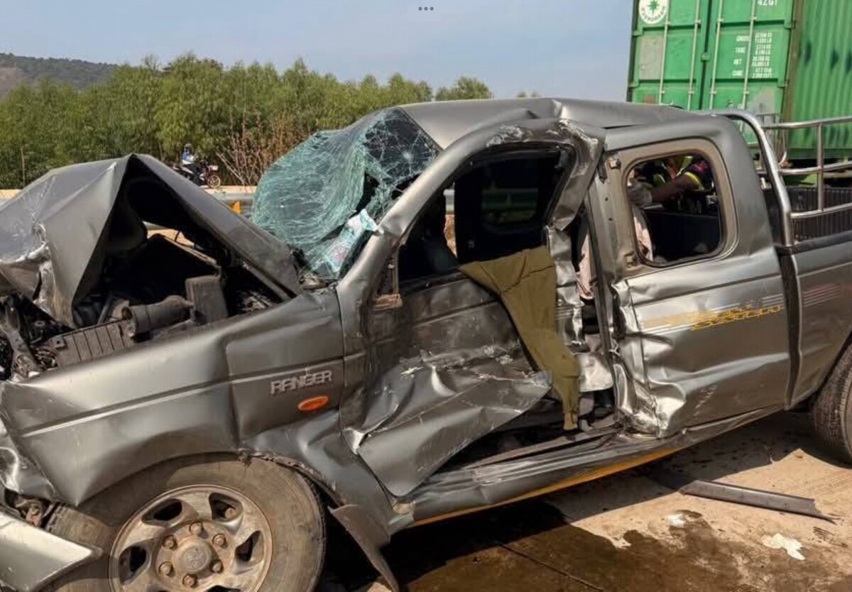 Tödlicher Verkehrsunfall in Sa Kaeo: Drei Tote und vier Verletzte nach Kollision