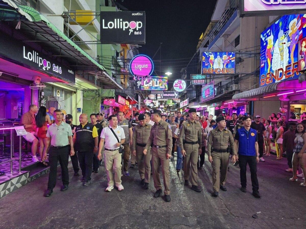 Besuch des thailändischen Ausschusses zur Verbesserung des Tourismusmanagements in berühmt-berüchtigter Soi 6 in Pattaya