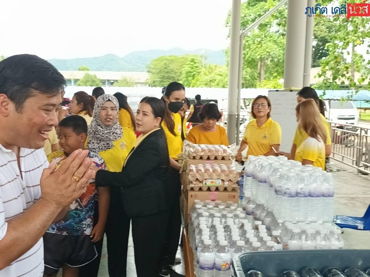 Hilfe für Überschwemmungsopfer auf Phuket - Einzigartiger Zusammenhalt